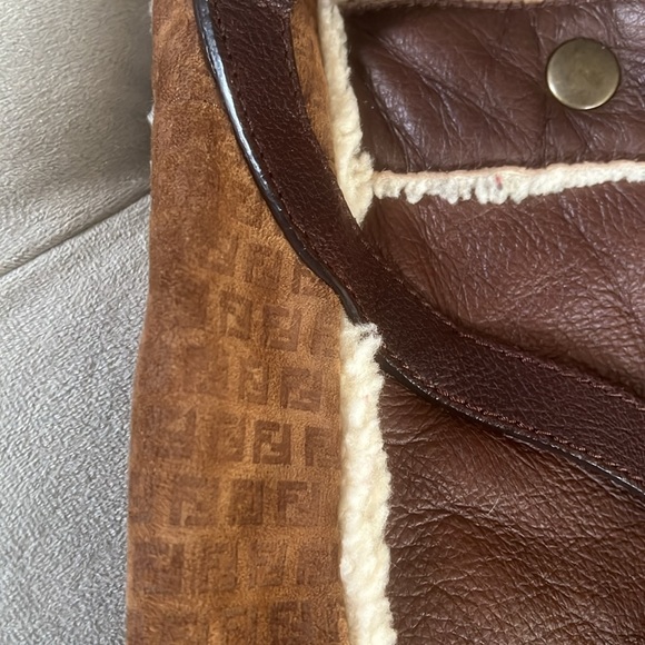 100% Authentic Fendi Hobo - Picture 3 of 6